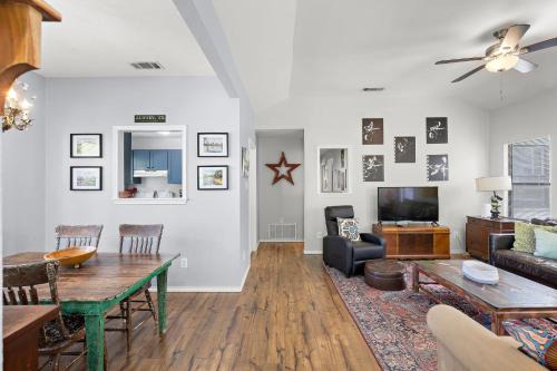 Bouldin House | Modern Boho Hideaway