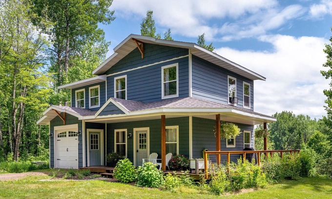 Mason Cabin | Modern Cabin on a River Bluff