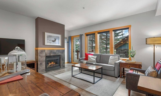 Canmore Apartment | Modern Cabin Vibes with pool at The Lodges