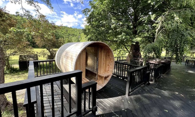 Lexington House | Modern Cabin with Hot Tub and Sauna By Summer