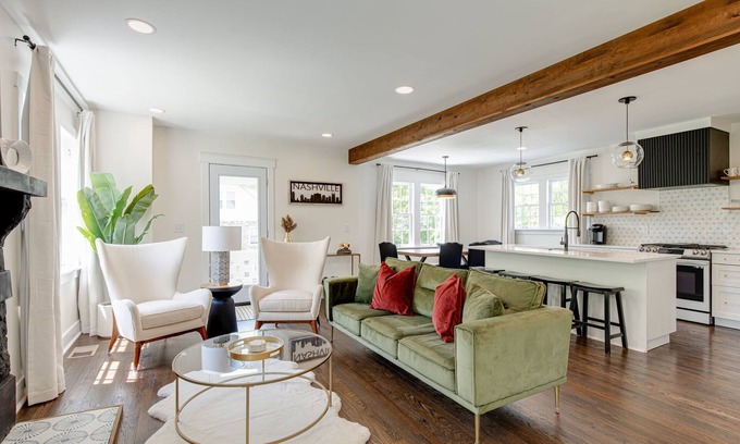 Inglewood House | Modern Classic Tudor- Minutes from Downtown, Broadway, Grand Ole Opry and more!