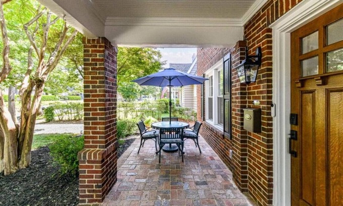 Charlotte House | Modern Comfort Meets Classic Charm (L)