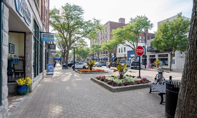 Holland Condo | Modern Condo in Downtown Holland: The Ontario