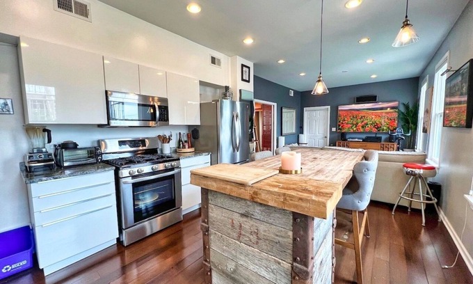 Avondale Condo | Modern Condo - Lux Upgraded Unit - No Pet Fees!