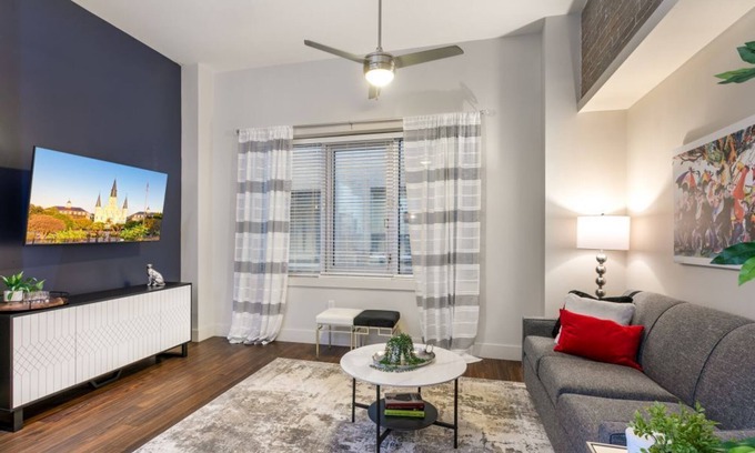 Central Business District Hotel | Modern Condos - Near main NOLA attractions