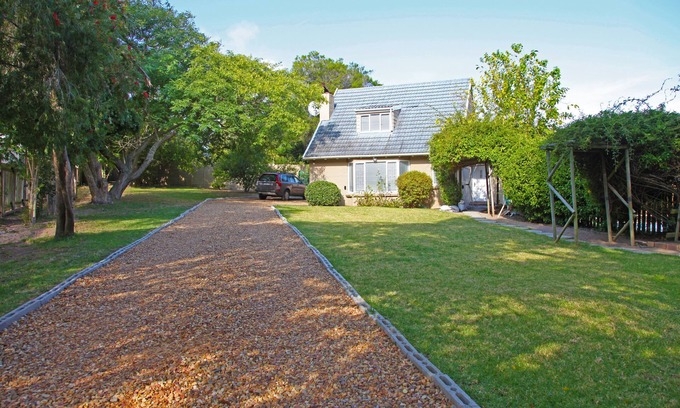 Constantia House | Modern Cottage In Upper Constantia