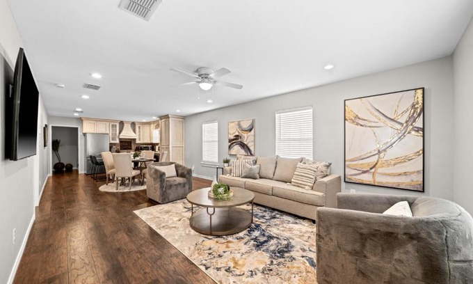 Kerrville House | Modern Cozy home with backyard bbq
