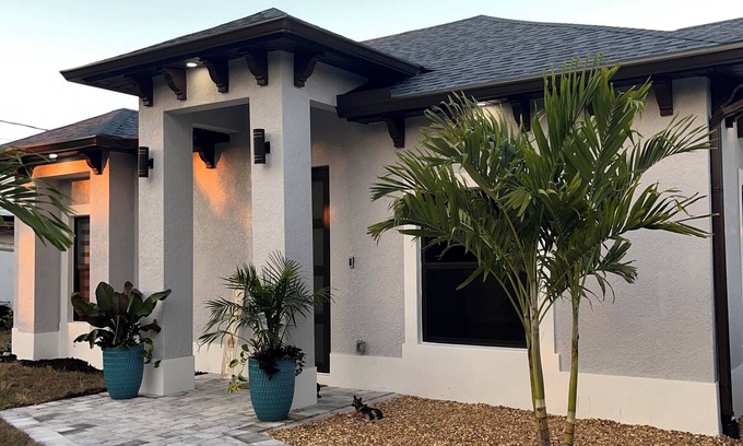 San Carlos Park House | Modern Cozy Retreat, Peaceful and Prime Location