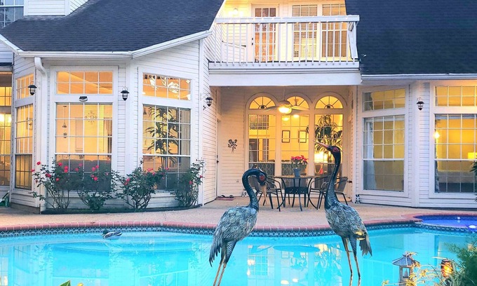 Barker House | Modern Custom Home in Prestigious Champions Golf Club Community