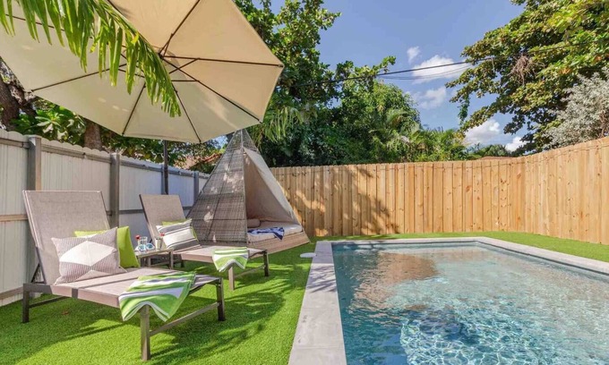 Midtown House | Modern Design District Wynwood TH w/Heated Pool