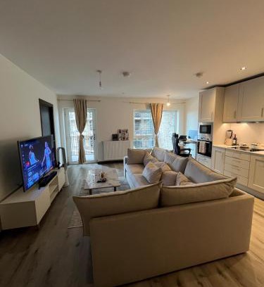 Moffat Apartment | Modern Double Room near Canary Wharf and Excel