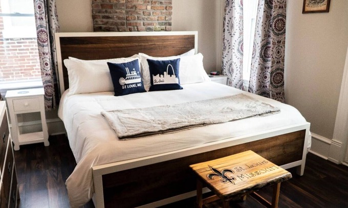 St. Louis House | Modern Downtown Getaway w/Yard & Grill