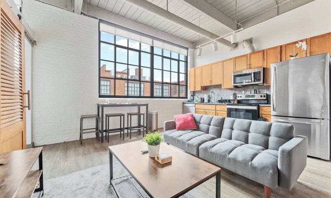 Downtown Cleveland Apartment | Modern Downtown Haven, Sofa Bed, Cafe, Parking & WiFi