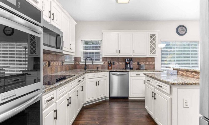 Buford House | Modern Elegance on Silver fox path