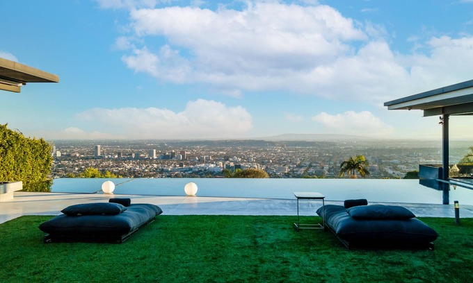 The Bird Streets House | Modern Estate With Stellar Views