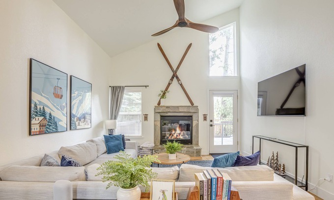 Shaver Lake House | Modern Family Cabin with Gas Fireplace, WIFI + EV CHARGER