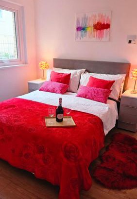 Bromley North Apartment | Modern Flat near Central London!