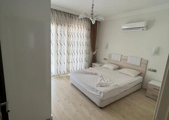 Akbuk Apartment | Modern Flat with Shared Pool and Sauna in Didim