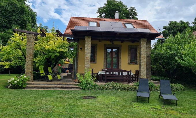 Agard House | Modern furnished, air-conditioned, exclusive holiday home.