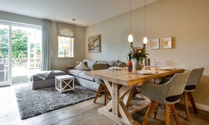 Tinnum House | Modern. Garden. Relaxation.