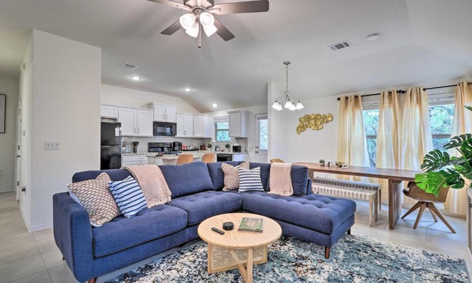 Granite Shoals House | Modern Granite Shoals Retreat with Fire Pit!