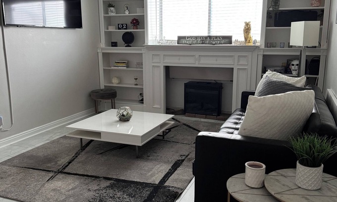 South Salt Lake Condo | Modern Guest Suite