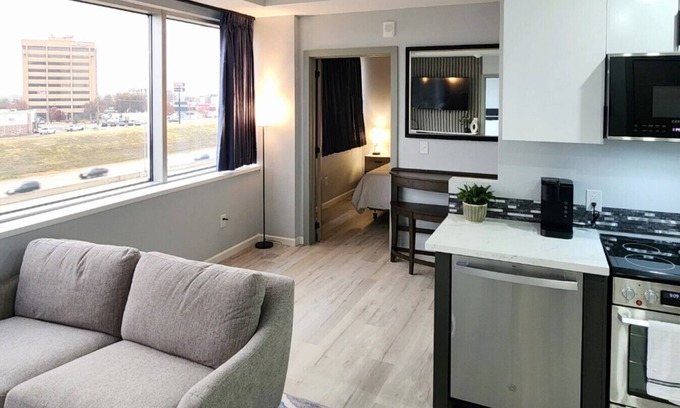Tulsa Apartment | Modern High-Rise Apartment - 3