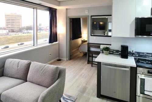Tulsa Apartment | Modern High-Rise Apartment - 3