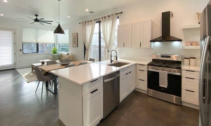 North Loop House | Modern Home Near the University of Texas
