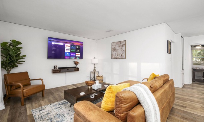 Gainesville House | Modern Home Near UF, Stadium - Private Gazebo, Pets!