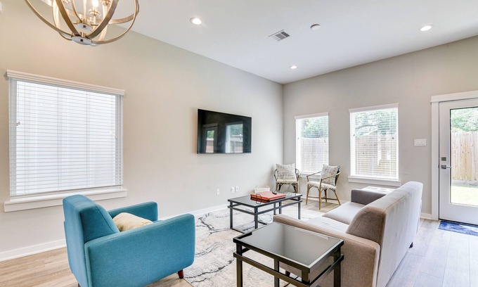 Northside House | Modern Home w/Fenced Backyard in Houston