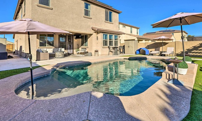 Canyon Trails House | Modern Home w/ Private Pool & Outdoor Kitchen