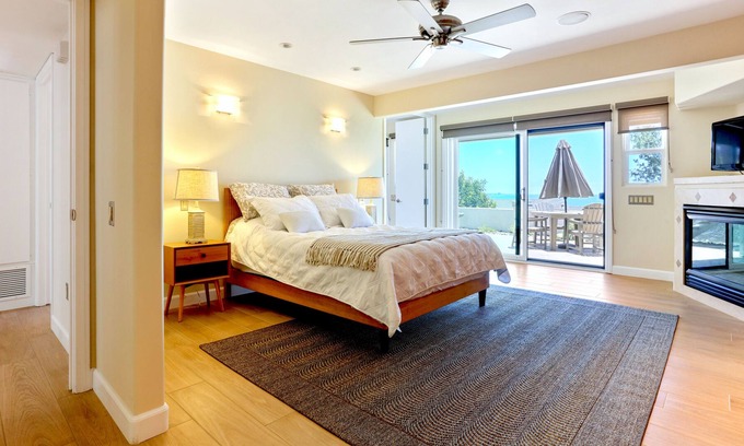 Del Mar Heights House | Modern Home with Ocean View | Furnished, King Bed, Wi-Fi, Secure