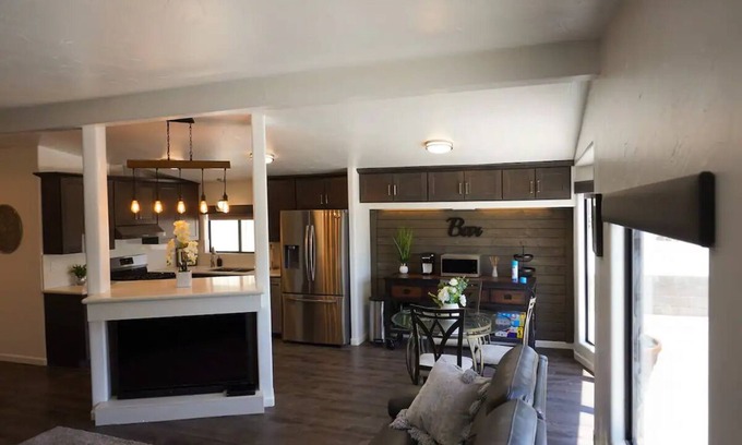 Cienega Springs House | Modern home with parking/public boat ramp