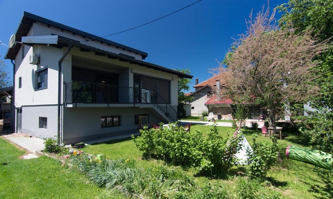 Zenica-Doboj Canton House | Modern House in Visoko