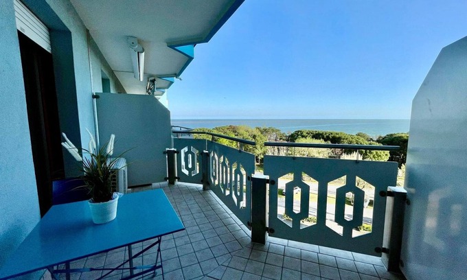 Porto Santa Margherita Apartment | Modern flat, 130m from the sea with shared pool