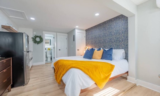 Blacksburg Villa | Modern King Studio ~ Peaceful Setting