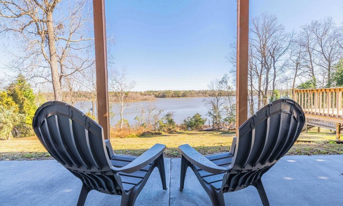 Eufaula House | Modern Lakeside Retreat: Hottub|FirePit|PoolTable