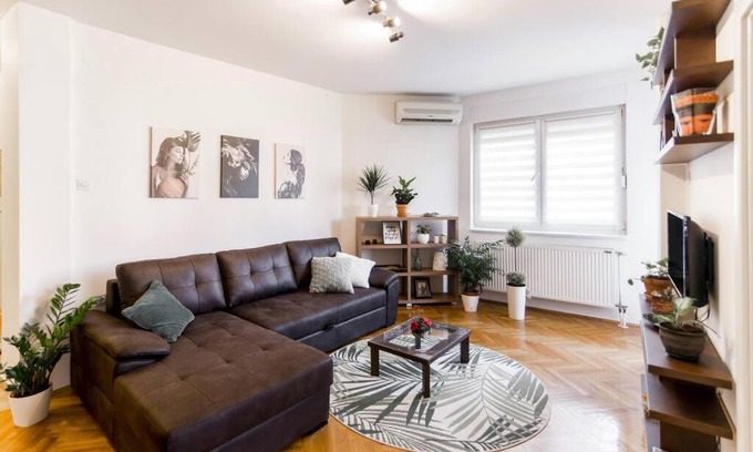 Grbavica Apartment | Modern Living Apts - Botanica - PRIVATE PARKING