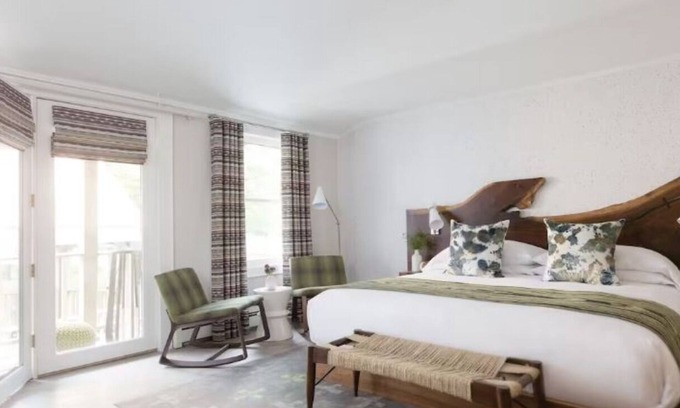 Stowe Area Hotel | Modern Lodge in Downtown Stowe – Walk to Dining, Trails, and Shopping