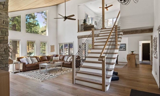 Evergreen Estates Apartment | Modern lodge near the ski slopes, hot tub, games