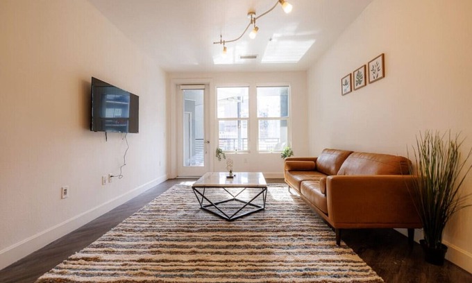 Ballpark Apartment | Modern LoDo Living - Denver