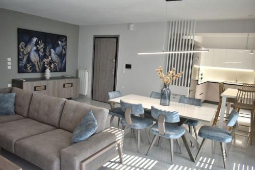 Karditsa Apartment | Modern Luxury Suite