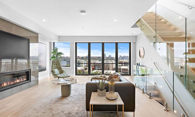 North Bergen House | Modern Luxury Townhome with Panoramic NYC Views