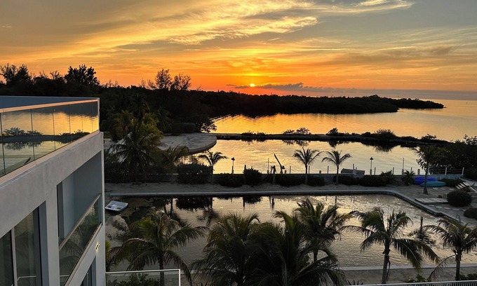 Marathon House | Modern Masterpiece in the heart of Marathon with stunning views of the Gulf