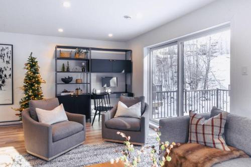 Saint-Faustin-Lac-Carre Apartment | Modern Mont Blanc Ski in Ski out Townhouse