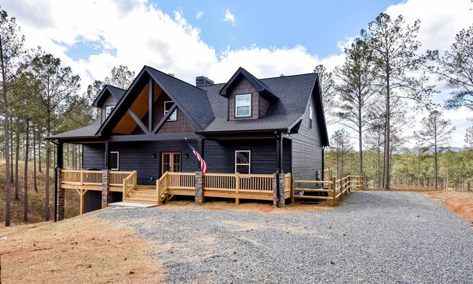 Ellijay Cabin | Modern mountain cabin with hot tub, stunning views, & ample entertainment space
