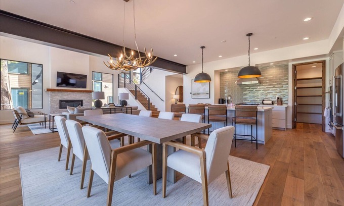 Truckee House | MODERN Mountain Lodge Luxury @ Schaffer's Mill - STUNNING, NEW 4-bedroom