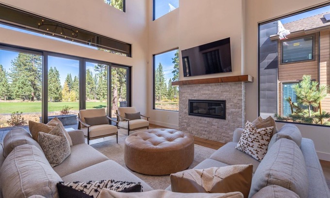 Truckee House | MODERN Mountain Lodge Luxury @ Schaffer's Mill - STUNNING, NEW 3-bedroom