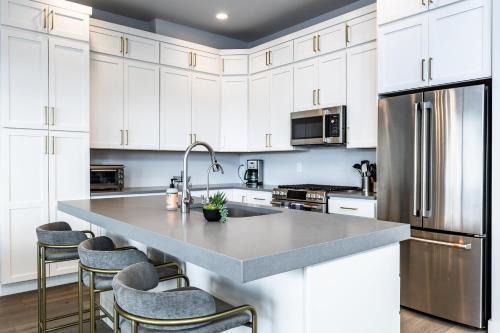 Deer Mountain House | Modern Mountain Retreat Sleeps 10 Park City